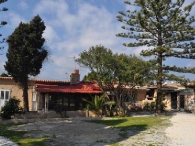 Chalet con 6 dormitorios se vende en Estepona, Costa del Sol