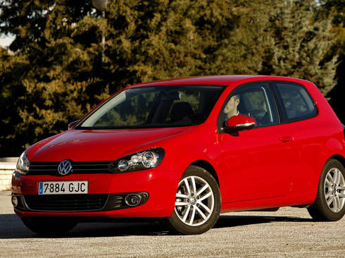 Volkswagen Golf VI Sport 2.0TDI 140Cv 5p Rojo + Llanta 17