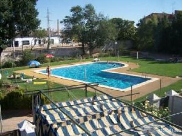 Unifamiliar 5 dormitorios con piscina y jardín privado de 4.000m2