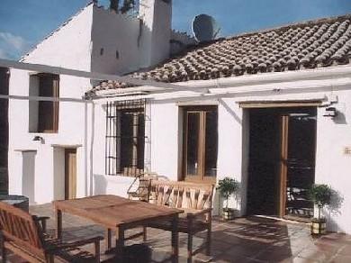 Chalet con 4 dormitorios se vende en Estepona, Costa del Sol