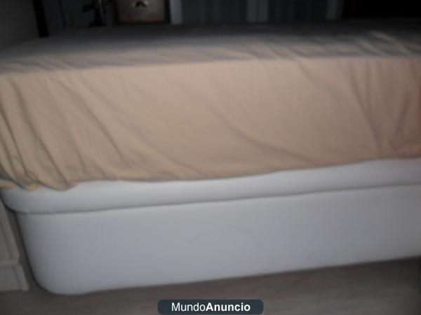 colchon y canape blanco 80 cm.