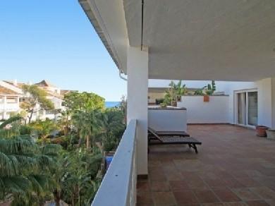 Apartamento con 4 dormitorios se vende en Marbella, Costa del Sol