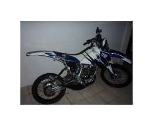 YAMAHA WR 200