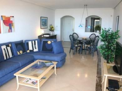 Apartamento con 2 dormitorios se vende en Marbella, Costa del Sol