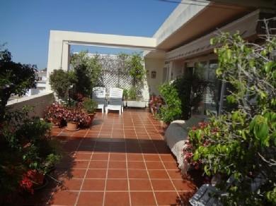 Apartamento con 3 dormitorios se vende en Marbella, Costa del Sol