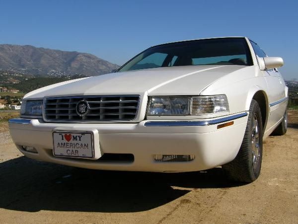 IMPRESIONANTE  CADILLAC  