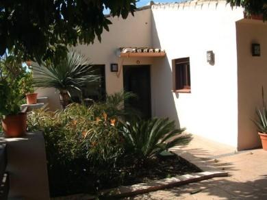 Chalet con 2 dormitorios se vende en Estepona, Costa del Sol