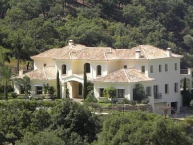 Chalet con 6 dormitorios se vende en Marbella, Costa del Sol