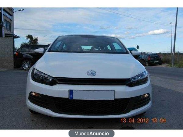 Volkswagen Scirocco 2.0TDI-NAVEGAC ION-PDC-