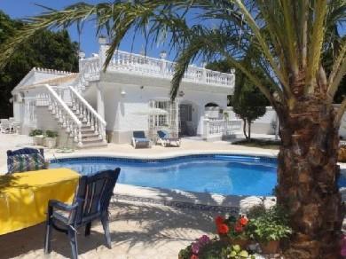 Chalet con 3 dormitorios se vende en Punta Prima, Costa Blanca