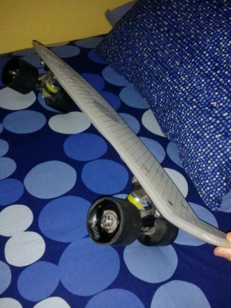 Se vende penny skateboard 22´´ usado 3 veces.