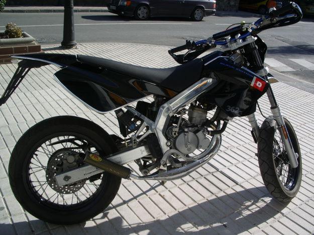 Vendo derbi senda black edition como nueva!!!