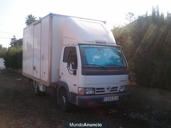 CAMION NISAN CABSTAR