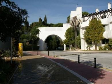 Chalet con 3 dormitorios se vende en Marbella, Costa del Sol