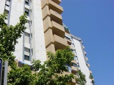 Apartamento con 3 dormitorios se vende en Marbella, Costa del Sol