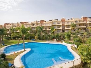 Apartamento con 3 dormitorios se vende en Estepona, Costa del Sol