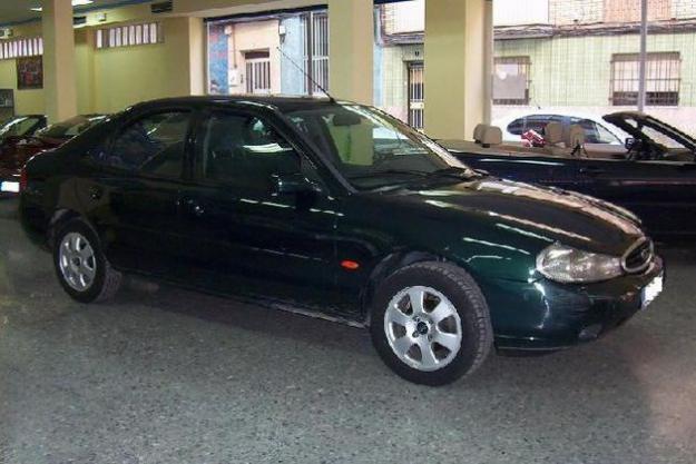 Venta de Ford Mondeo 1.8TD-Ghia '98 en Puertollano