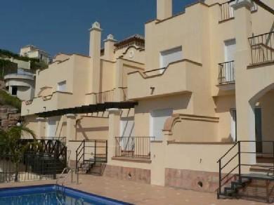 Apartamento con 2 dormitorios se vende en Benahavis, Costa del Sol