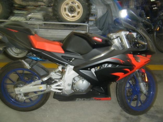 moto aprilia del año 2008