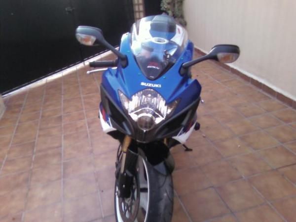 Increible SUZUKI GSX 600 R´07