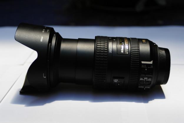 Vendo nikkor 18-200mm f/3.5-5.6g af-s dx vrii if-ed