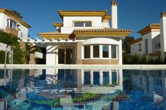 4 Dormitorio Chalet En Venta en Cala De Mijas (La), Málaga