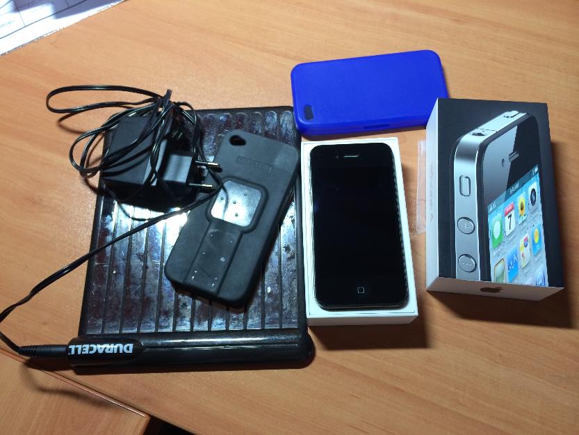 IPHONE 4. LIBRE. 16GB+alfombra cargadora duracell + 2 fundas