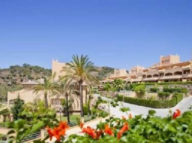 Apartamento con 2 dormitorios se vende en Marbella, Costa del Sol