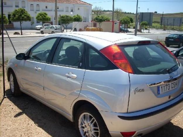 Comprar Ford Focus 1.8tdci 100cv Ghia '04 en Alosno