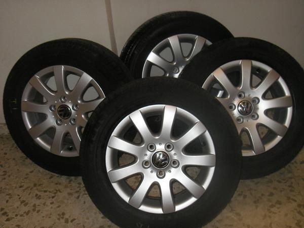 OFERTA!!!  LLANTAS NUEVAS 15 ORIGINALES VOLKSWAGEN GOLF V _ 300 EUROS