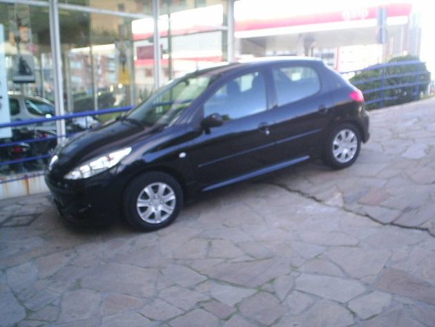 PEUGEOT 206  1.1i