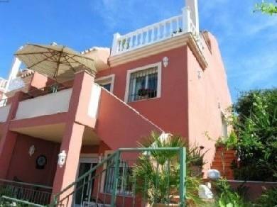 Chalet con 4 dormitorios se vende en Torre del Mar, Costa del Sol