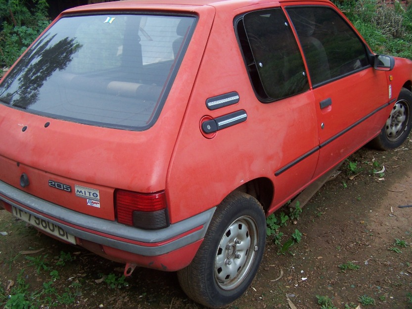 Se vende peugeot 205 mito 1.1 color rojo , 3 puestas,gasolina de la TF-BT