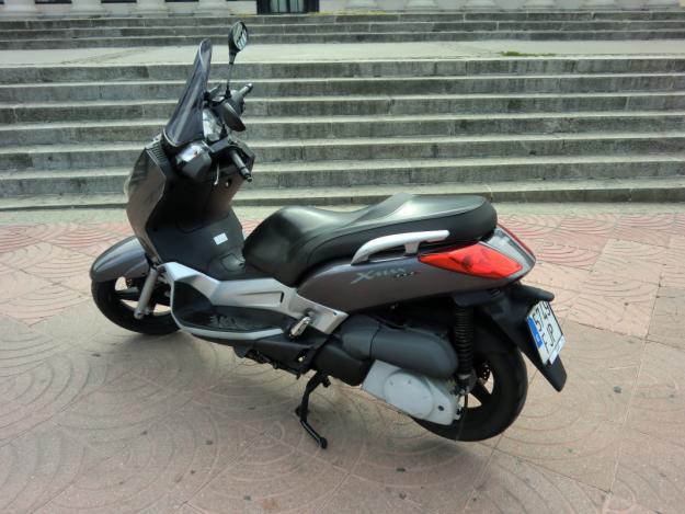 Vendo mi moto - YAMAHA XMAX 250