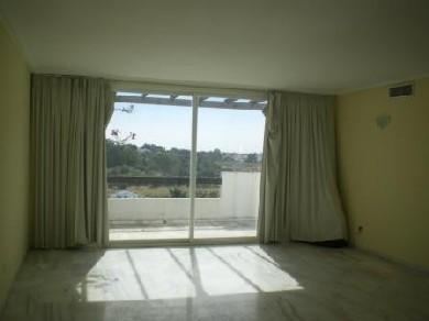 Apartamento con 2 dormitorios se vende en Estepona, Costa del Sol