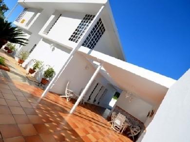 Chalet con 5 dormitorios se vende en Malaga, Costa del Sol