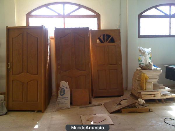 SE VENDE PUERTA DE ENTRADA