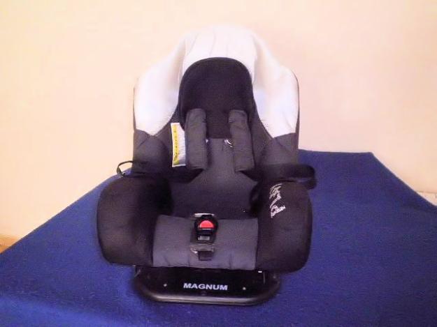 Vendo silla para llevar a niños en el coche, marca play Homologada