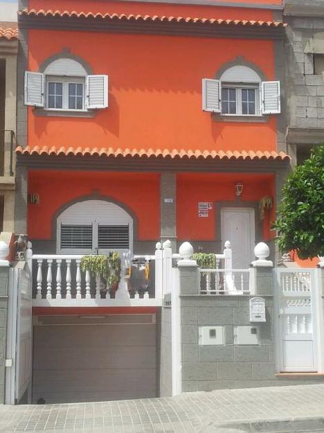 Venta Casas Agüimes 190 m2 - 185.000 euros. 190 m2 - Las Palmas