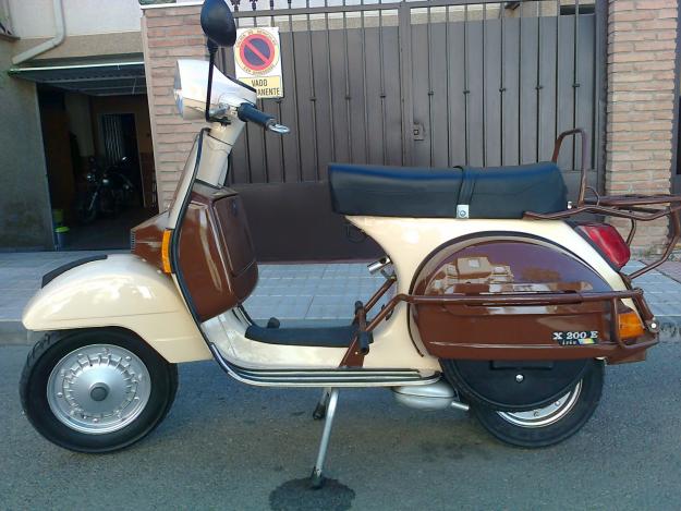 VESPA IRIS 200 TOTALMENTE RESTAURADA