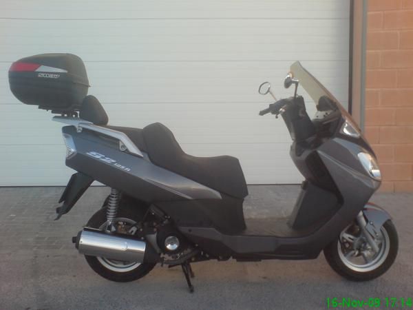 CAMBIO MOTO 125cc (esta nueva) DEL 2008 POR COCHE PEQUEÑO