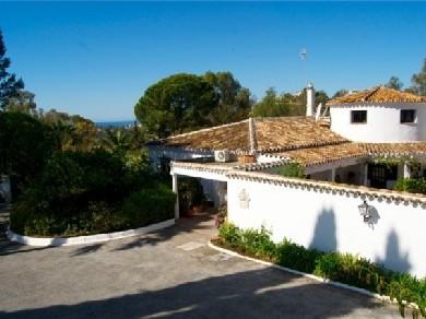 Chalet con 7 dormitorios se vende en Marbella, Costa del Sol