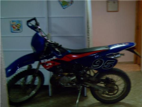 vendo mi moto es una beta RRT -trueba