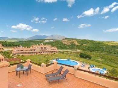 Apartamento con 3 dormitorios se vende en Casares Costa, Costa del Sol