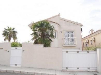 Chalet con 4 dormitorios se vende en Los Balcones, Costa Blanca