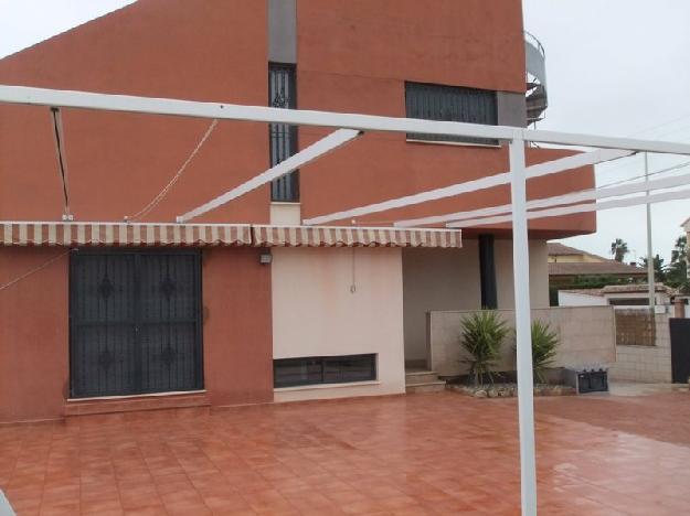 Chalet en Almarda, de (py)