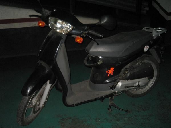 se vende Honda scoopy sh50