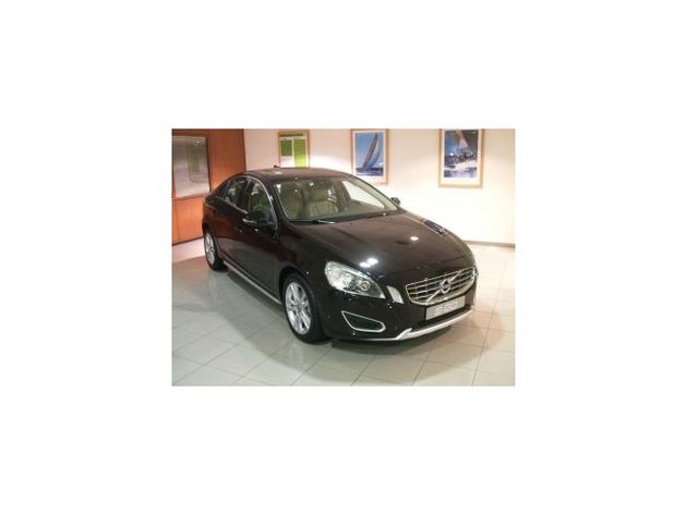 VOLVO S60 D5 SUMMUM AWD