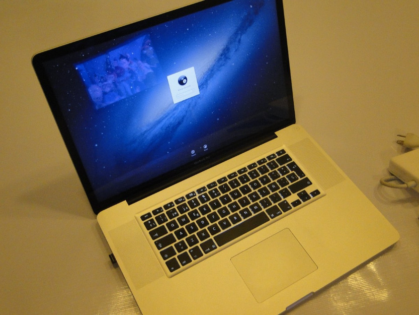 Apple Macbook Pro Md311lz/a I7 8gb 160 Ssd 750 Gb 17 2012