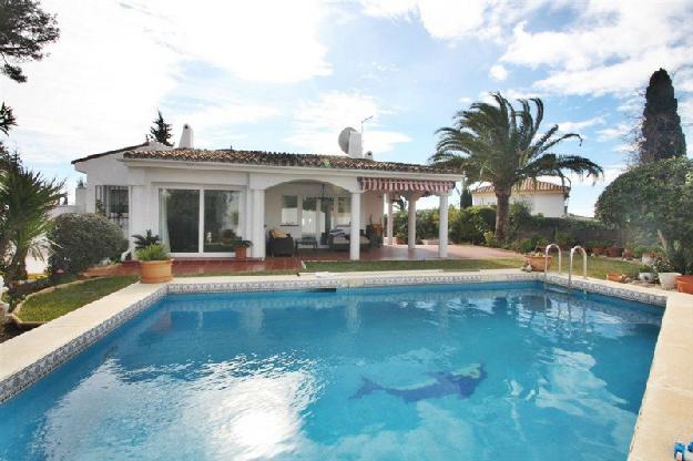 Villas a la venta en El Rosario Costa del Sol